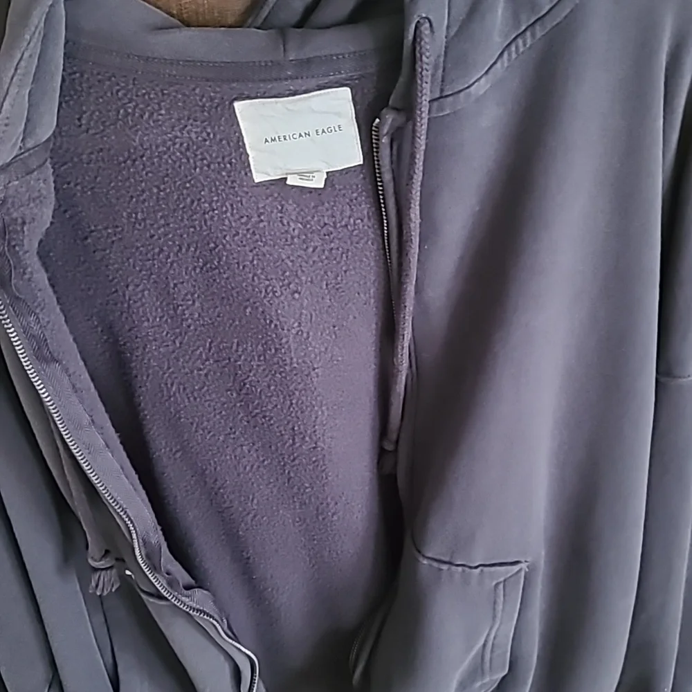 AE zipper hoodie - Picture 8 of 8